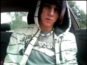 Twitter bị hacker 17 tuổi “đốn ngã” - 1