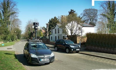 Xe chụp ảnh của Google StreetView bị tấn công - 1