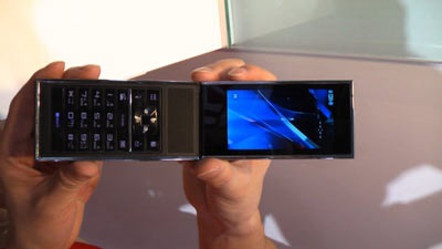 NTT DoCoMo trình diễn điện thoại chống nước - 5 NTT DoCoMo trình diễn điện thoại chống nước - 5