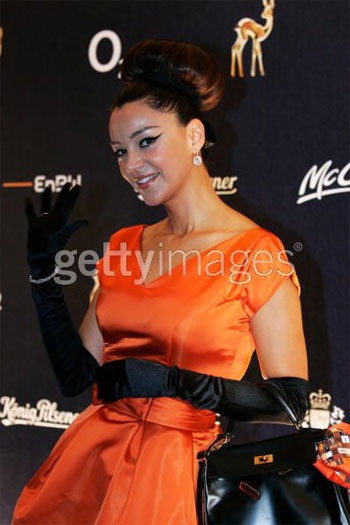 Sao Hollywood “nổi bật” tại Lễ trao giải điện ảnh Đức - 3