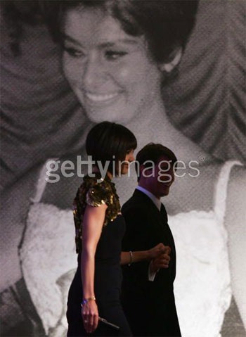 Sao Hollywood “nổi bật” tại Lễ trao giải điện ảnh Đức - 6