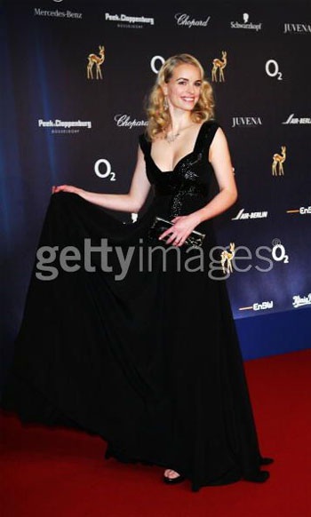 Sao Hollywood “nổi bật” tại Lễ trao giải điện ảnh Đức - 7