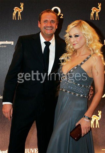 Sao Hollywood “nổi bật” tại Lễ trao giải điện ảnh Đức - 10