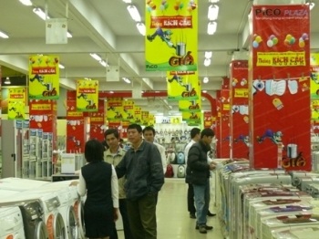 Siêu thị điện máy nỗ lực kích cầu mua sắm - 2