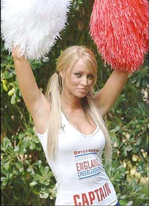 Hoạt náo viên "bốc lửa" xứ Sương mù! - 5 Hoạt náo viên "bốc lửa" xứ Sương mù! - 5