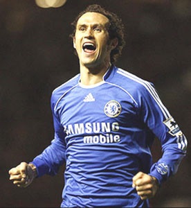 Carvalho giúp Chelsea hài lòng rời Old Trafford! - 3