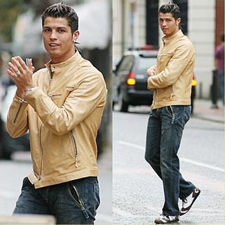 "Chộp" Cristiano Ronaldo trên phố  - 1