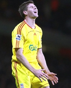 Khẩu thần công "đè bẹp" Liverpool - 2 Khẩu thần công "đè bẹp" Liverpool - 2