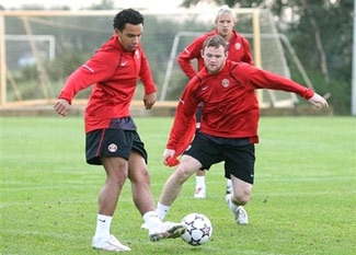 Khát khao phục hận của MU! - 1