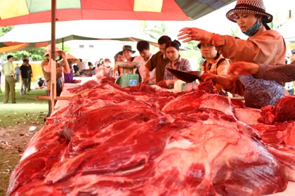 Náo nức vui hội cùng… thịt trâu chọi - 9