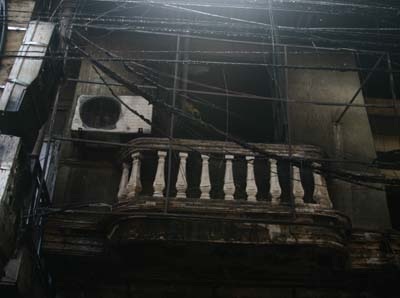 Cháy lớn trên phố Đê La Thành - 2 Cháy lớn trên phố Đê La Thành - 2