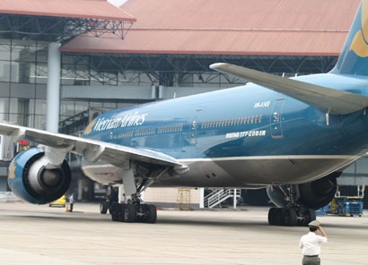 6,4 kg vàng “vô chủ” trên máy bay của Vietnam Airlines - 1 6,4 kg vàng “vô chủ” trên máy bay của Vietnam Airlines - 1