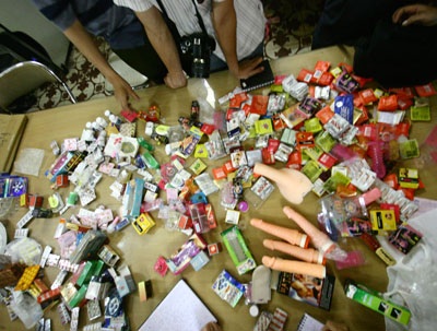 Trấn áp “chợ sung sướng” lớn nhất Hà Nội - 1