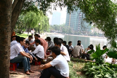 Động đất gây náo loạn nhiều nơi tại Hà Nội - 1 Động đất gây náo loạn nhiều nơi tại Hà Nội - 1