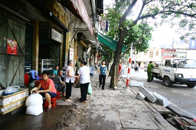 Hà Nội: Lạ mắt vì vắng hàng rong - 4 Hà Nội: Lạ mắt vì vắng hàng rong - 4