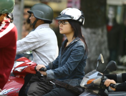 Người dân phớt lờ quy định “cài quai” - 5