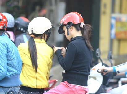 Người dân phớt lờ quy định “cài quai” - 8