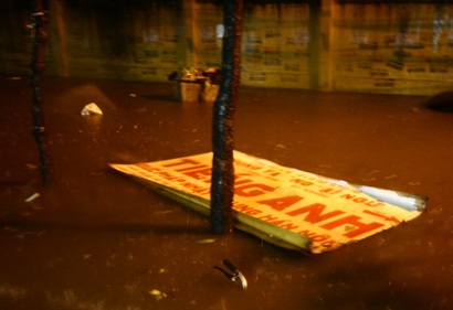 Mưa lớn, Hà Nội lại tắc đường trầm trọng - 4