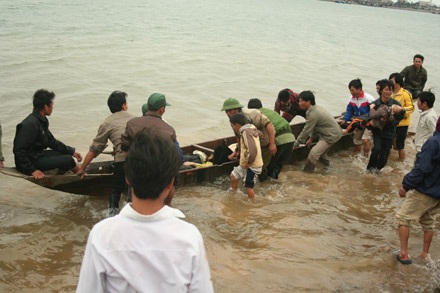 Kinh hoàng tai nạn giao thông ngày Tết - 1 Kinh hoàng tai nạn giao thông ngày Tết - 1