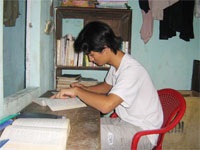 Nấu rượu, nuôi heo thành thủ khoa đại học - 1 Nấu rượu, nuôi heo thành thủ khoa đại học - 1