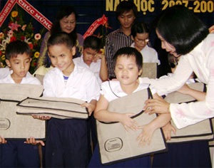 Khai trường cùng học sinh “Cụ đồ Chiểu” - 7 Khai trường cùng học sinh “Cụ đồ Chiểu” - 7