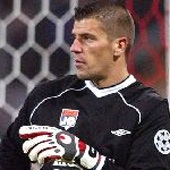 Đội hình tiêu biểu của L'Equipe 2005 tồn tại sự vô lý? - 1