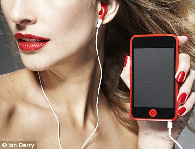 Nghe iPod nhiều dễ bị viêm tai - 1