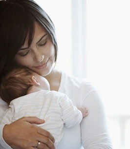 Chăm sóc trẻ sơ sinh: Truyền thống hay hiện đại? - 1 Chăm sóc trẻ sơ sinh: Truyền thống hay hiện đại? - 1