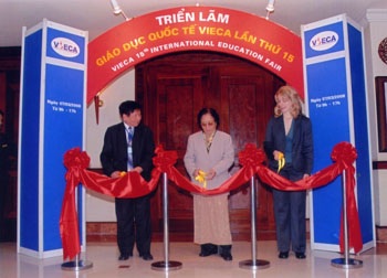 Triển lãm giáo dục quốc tế VIECA lần thứ 16 - 1 Triển lãm giáo dục quốc tế VIECA lần thứ 16 - 1