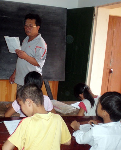 Thầy giáo làng và “lò” cầu lông gặt bội huy chương - 3 Thầy giáo làng và “lò” cầu lông gặt bội huy chương - 3
