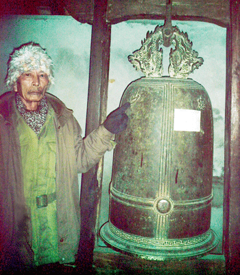 Quả chuông “biết quay về” - 2 Quả chuông “biết quay về” - 2