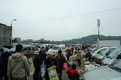 Đầu năm đi giỗ Bà Chúa Kho - 1