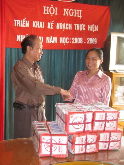 Trao học bổng “Vòng tay đồng đội” tại Thái Bình - 2 Trao học bổng “Vòng tay đồng đội” tại Thái Bình - 2