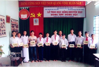 Học bổng “Vòng tay đồng đội” đến với nhiều tỉnh - 1
