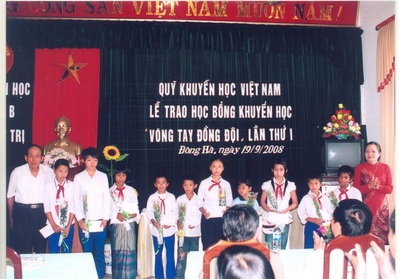 Học bổng “Vòng tay đồng đội” đến với nhiều tỉnh - 3