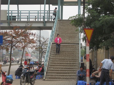 Thờ ơ với cầu bộ hành - 9 Thờ ơ với cầu bộ hành - 9