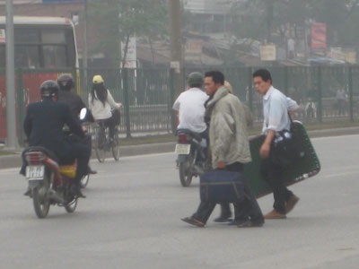 Thờ ơ với cầu bộ hành - 6 Thờ ơ với cầu bộ hành - 6