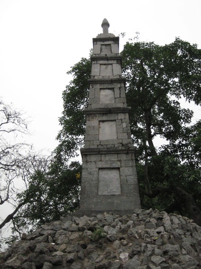 “Trút” tình cảm lên các di tích lịch sử - 11