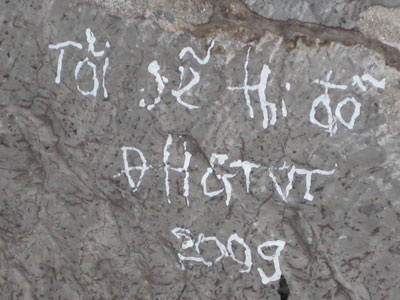 “Trút” tình cảm lên các di tích lịch sử - 15