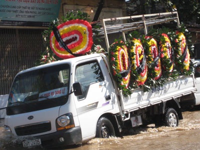 Hà Nội: Đường 32 vẫn còn “sóng thần” - 14 Hà Nội: Đường 32 vẫn còn “sóng thần” - 14