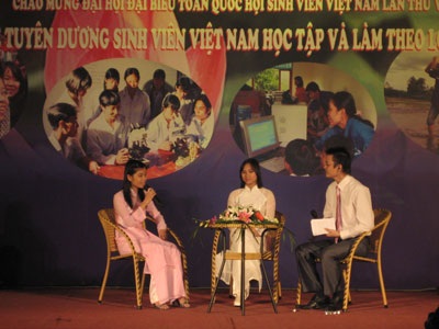 Vinh danh “Sinh viên học tập và làm theo lời Bác” - 1 Vinh danh “Sinh viên học tập và làm theo lời Bác” - 1