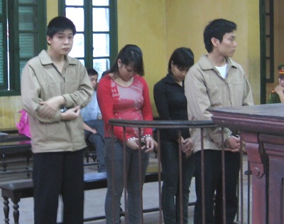 4 má mì làm “dịch vụ cảm xúc” lĩnh án tù - 1