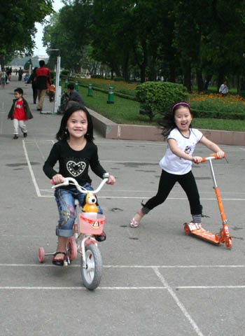 Hà Nội vắng lặng ngày nghỉ bù - 11