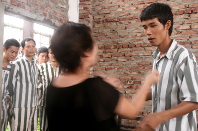 Hiệp gà “rộng đường” ngày mãn án - 7 Hiệp gà “rộng đường” ngày mãn án - 7