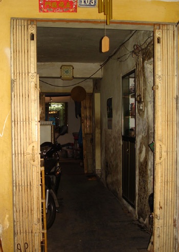 Đeo bám chung cư, chờ cải tạo - 1 Đeo bám chung cư, chờ cải tạo - 1