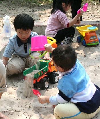 Hà Nội “bừng lên” trong nắng mới - 7