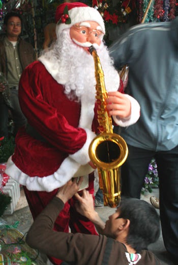 Hà Nội “kiệm chi” Noel vì khó khăn kinh tế - 5