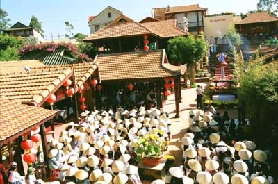Tranh thêu XQ và ông chủ “nằm mộng” giữa thương trường - 2 Tranh thêu XQ và ông chủ “nằm mộng” giữa thương trường - 2