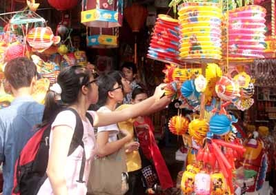 Đèn trời, đầu lân “cầm trịch” đêm Trung thu - 3 Đèn trời, đầu lân “cầm trịch” đêm Trung thu - 3