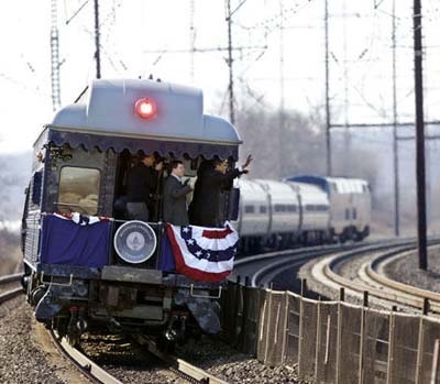 Chùm ảnh: Chuyến tàu lịch sử của Obama tới Washington - 3